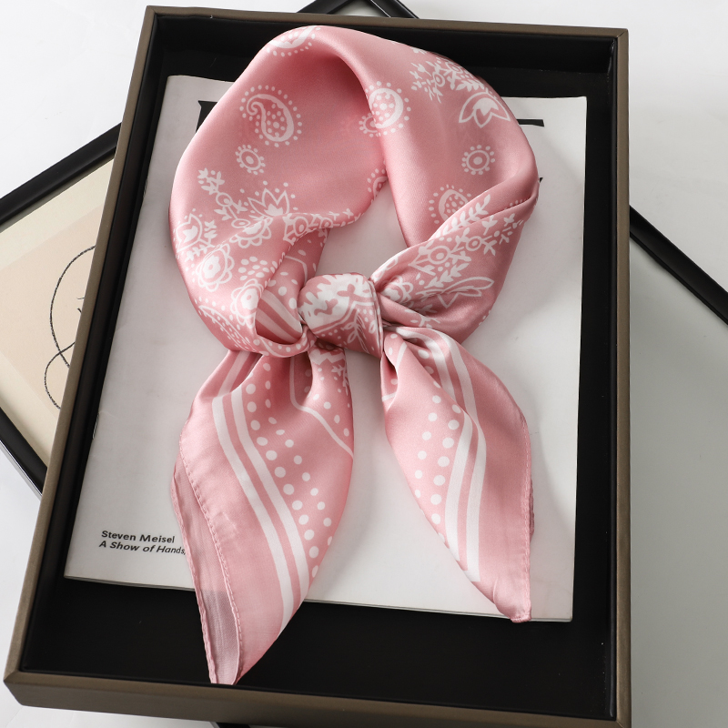 Bufanda de Cachemira cuadrada  - Women Accessories Brands reseña y precio