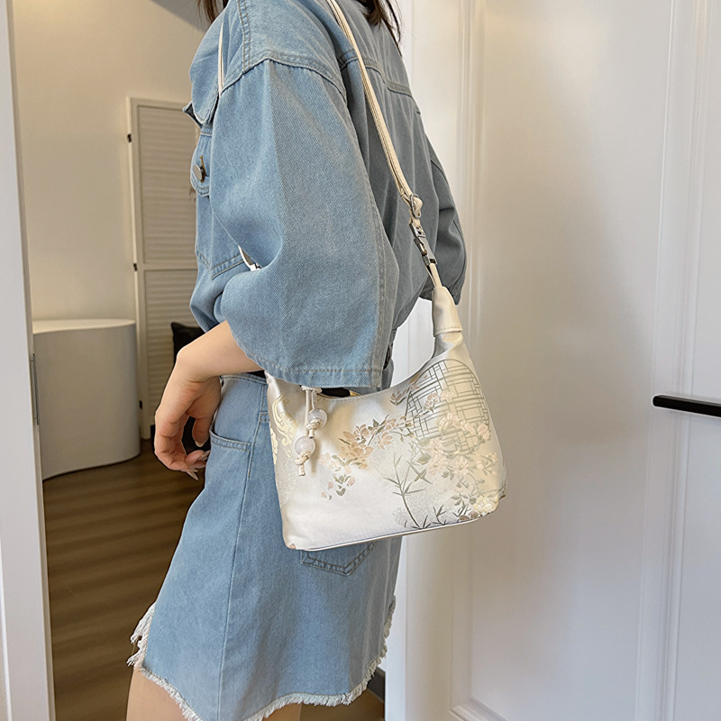 Bolso de Muñeca Estilo Chino A - Women'S Accessories Handbags reseña y precio
